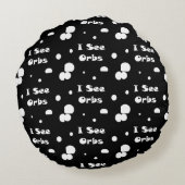 私はオーブスの丸い枕を見る ラウンドクッション (裏面)