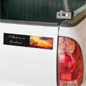 私はカウボーイで信じます! バンパーステッカー (トラック上)