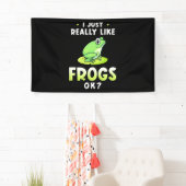 私はカエルがとても好きだ 横断幕 (インサイチュ)
