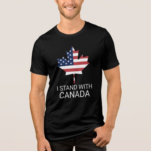 私はカナダ・アメリカ・カナダ米国国旗と一緒に立つ、缶 トライブレンドTシャツ (正面)