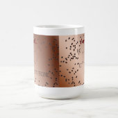 私はカフェインのマグを必要とします コーヒーマグカップ (中央)