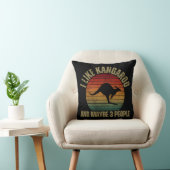 私はカンガルーが好きで、3人くらいかな クッション (椅子)