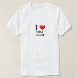 私はキスされることが大好きだ Tシャツ