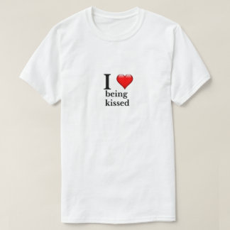 私はキスされることが大好きだ Tシャツ