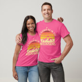 私はキャンプをハイキングしている山の中にいるほうがいい Tシャツ (ユニセックス)