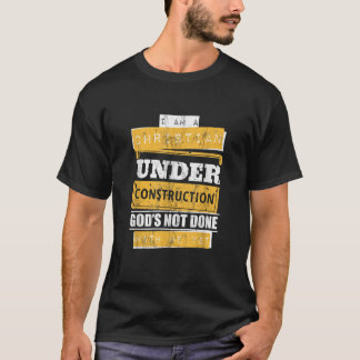 私はキリスト教の建築の下で神は行っていない Tシャツ