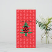 私はクリスマスの赤いクリスマスツリーのためのてんとう虫がほしいと思います シーズンカード (スタンド正面)