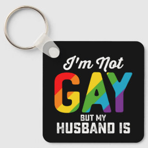 私はゲイではありませんが、私の夫は面白い LGBTQ Pride キーホルダー