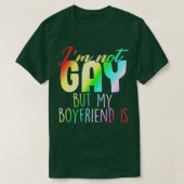 私はゲイではないが、私のボーイフレンドは虹Gとのギフトである Tシャツ (デザイン正面)