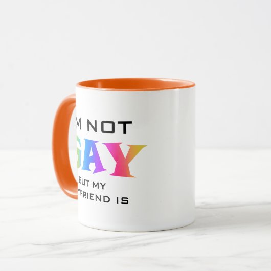 私はゲイではない私のボーイフレンドはおもしろいゲイLGBTQギフト マグカップ (正面左)