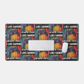 私はゲームが好きで、多分3人が好きだ デスクマット (キーボード&マウス)