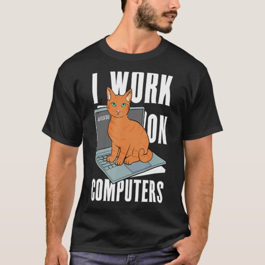 私はコンピュータのCat Owner 3で働く Tシャツ (正面)