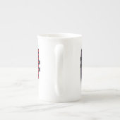私はコーヒーがとても美味しいと見ている ボーンチャイナマグカップ (裏面)