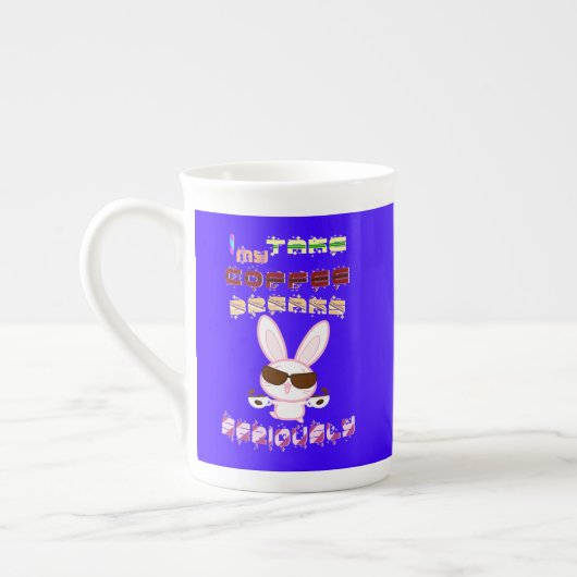 私はコーヒーの休憩を真剣に受け止める ボーンチャイナマグカップ (左)