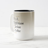 私はコーヒーの前に悪夢です ツートーンマグカップ (正面左)
