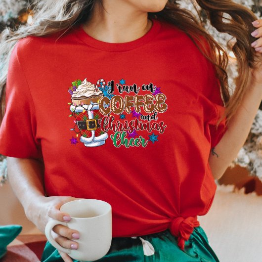 私はコーヒ走ーとクリスマス応援のTシャツを着ている Tシャツ
