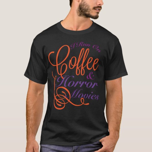 私はコ走ーヒとホラー映画を観ている Tシャツ (正面)