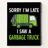私はゴミをリサイクルするゴミのトラックの衣装を見た ノートブック (裏面)