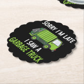 私はゴミをリサイクルするゴミのトラックの衣装を見た ペーパーコースター (アングル)