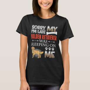 私はゴールデンレトリバーの眠っている犬に遅れた Tシャツ