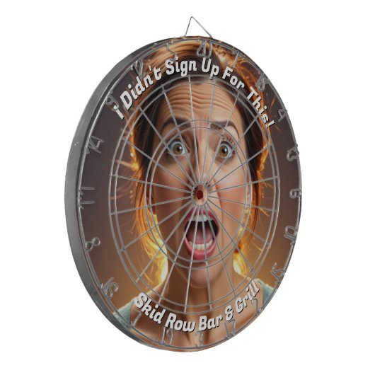 私はサインアップしていないおもしろい ダーツボード (正面左)