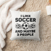 私はサッカーが好きで、3人くらいかな クッション (ブランケット)