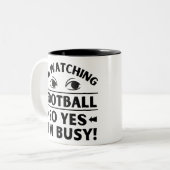 私はサッカーを見ているのでyes忙し ツートーンマグカップ (正面左)