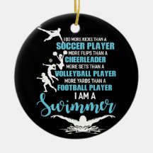 私はサッカー選手よ蹴りも泳ぐ人だ