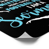 私はサッカー選手よ蹴りも泳ぐ人だ ポスター (角)