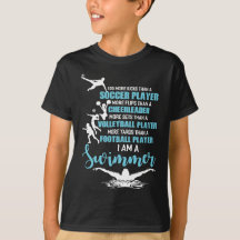 私はサッカー選手よ蹴りも泳ぐ人だ