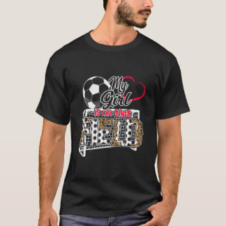 私はサッカーTフィールドにいる Tシャツ