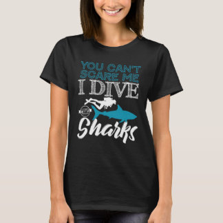 私はサメと潜る Tシャツ