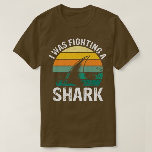 私はサメの骨折レッグ442と戦っていた Tシャツ (デザイン正面)