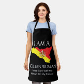 私はシシリア人女性Tシャツです エプロン (着用した状態)