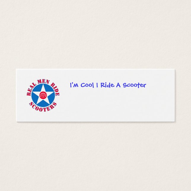 私はスクータークールに乗っている (正面)