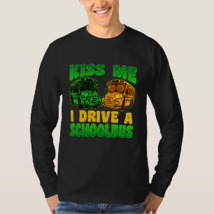 私はスクールバスドライバセントパトリックの日シャムロックを運転 Tシャツ