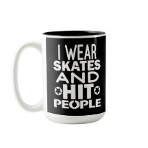 私はスケートおよび衝突人々のローラーダービーを身に着けています