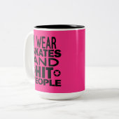 私はスケートおよび衝突人々のローラーダービーを身に着けています ツートーンマグカップ (正面左)