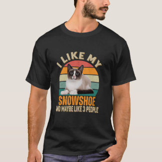 私はスノーシューの猫が好きで、3人くらいかなおもしろいい Tシャツ