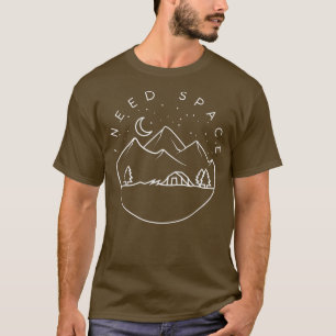 私はスペースカワイキャンプ旅行キャンパーが必要 Tシャツ