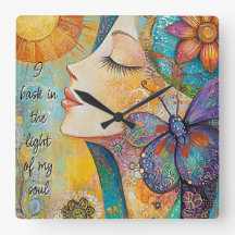 私はソウルウォール時計の光を浴びる