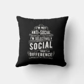 私はソーシャルアンチではない クッション (裏面)