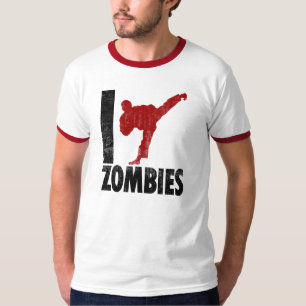 私はゾンビを蹴ります Tシャツ