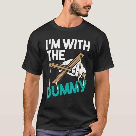 私はダミーの腹話術人形遣いの腹話役と一緒にいる Tシャツ (正面)