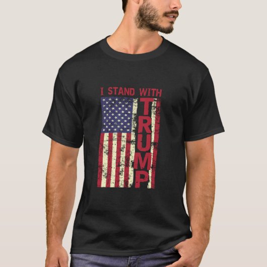 私はトランプと共に立つ米国の愛国心クールある Tシャツ (正面)