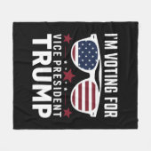 私はトランプ副大統領の2024年選挙に投票している フリースブランケット (正面(横))