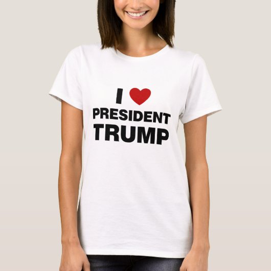 私はトランプ大統領ハートを愛する Tシャツ (正面)