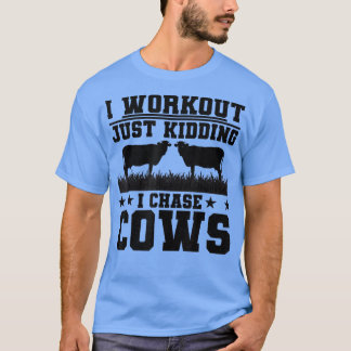 私はトレーニングだけで私は牛の牛のブリーダーを追跡する冗談 Tシャツ