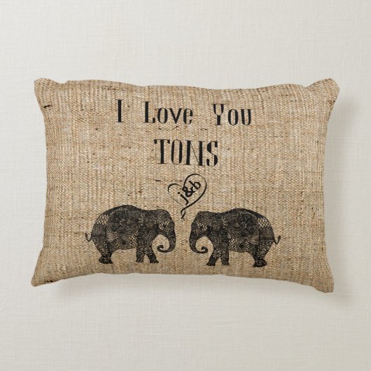私はトン/エレファントアート/結婚sが大好きパーソナライズされた アクセントクッション (裏面)