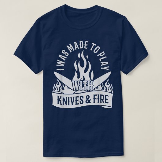 私はナイフと遊火料理で作られた Tシャツ (デザイン正面)